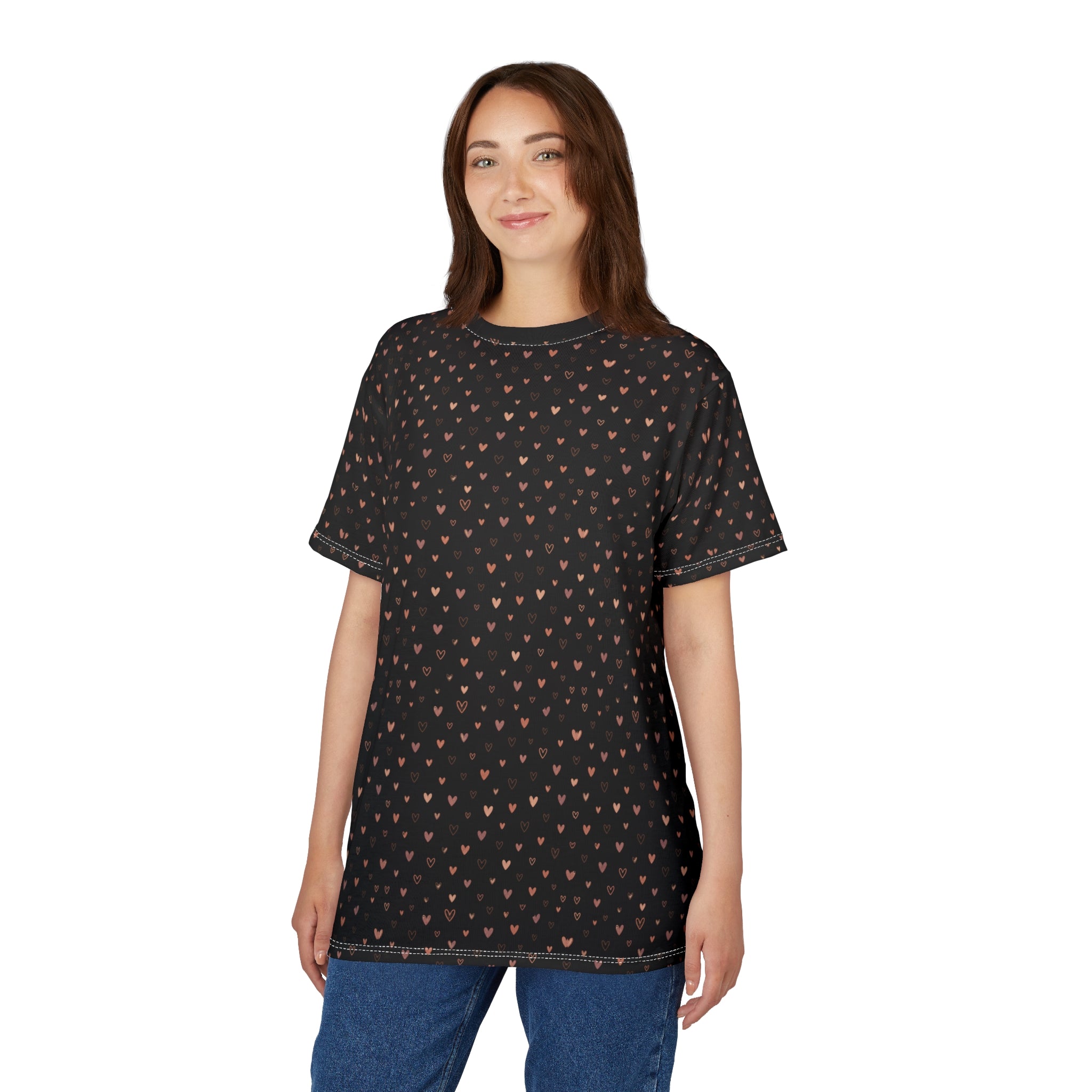 Heart Pattern Tee — Casual All-Over Print Heart-Patterned Shirt